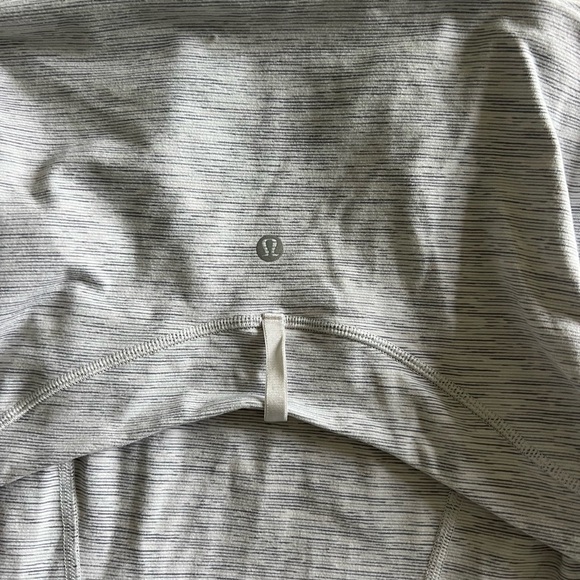 Lululemon Define Jacket Nulu Light Gray Rare - Discontinued size 4 Zip Up - Picture 6 of 6